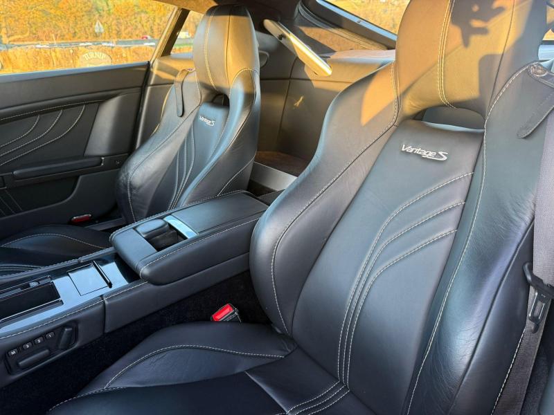 Aston Martin Vantage