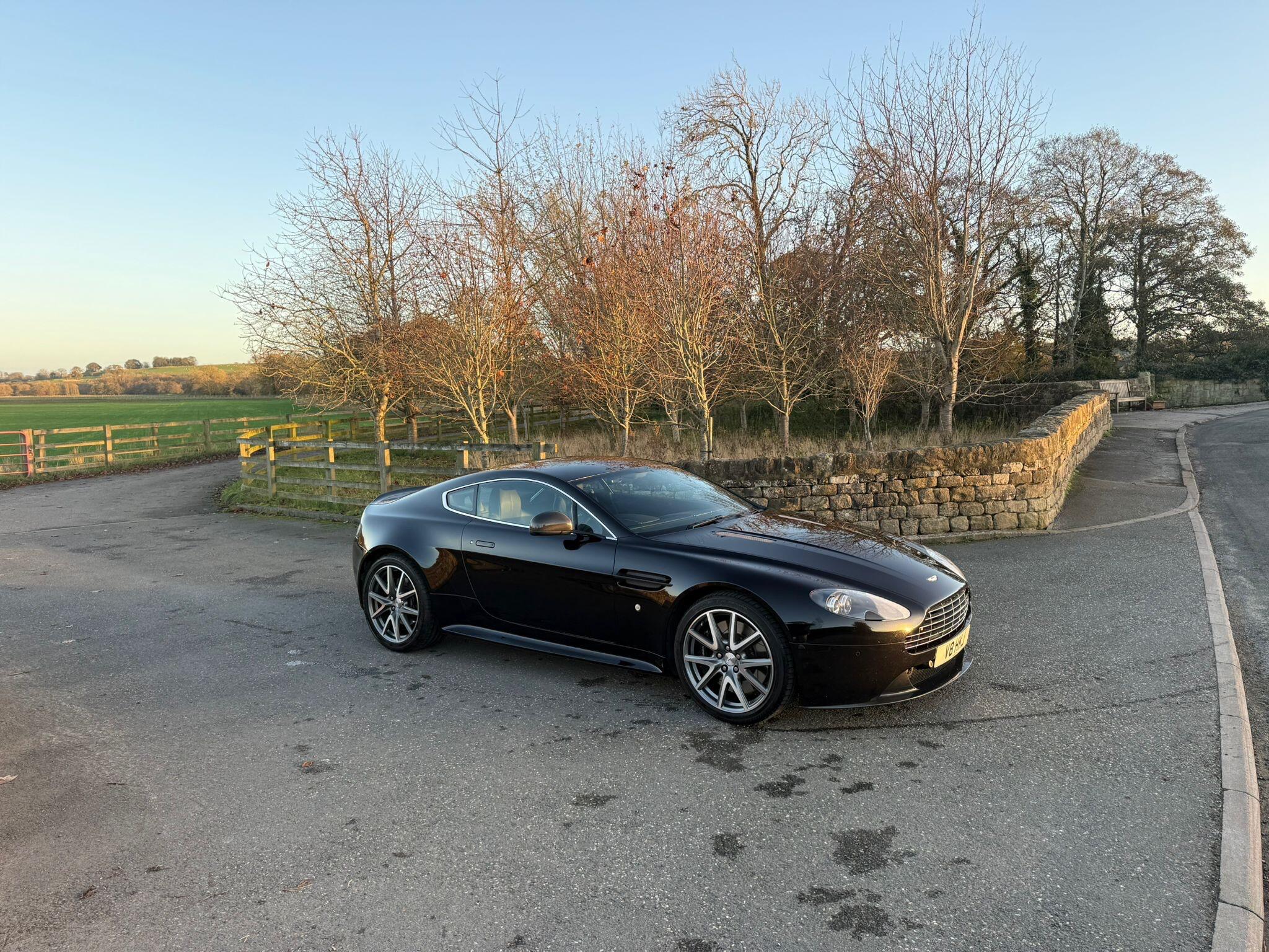 Aston Martin Vantage