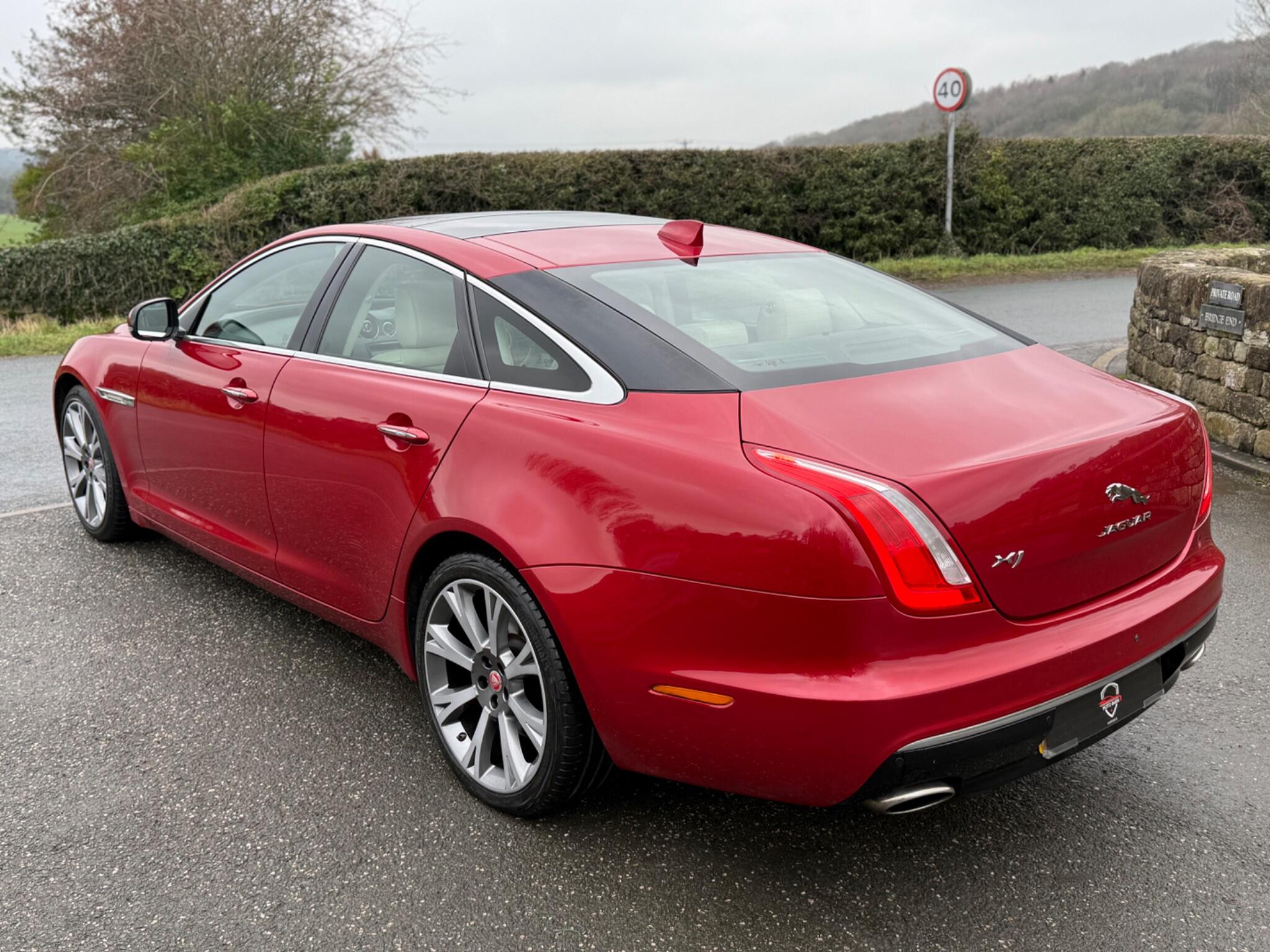 Jaguar Xj