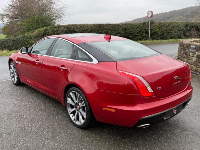 Jaguar Xj