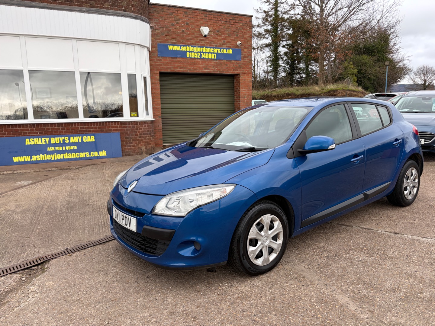 2011 16 SERVICE STAMPS 102,000 MILES 2011 11 DIESEL MANUAL HATCHBACK 1461CC 2,499 SOLD... photo