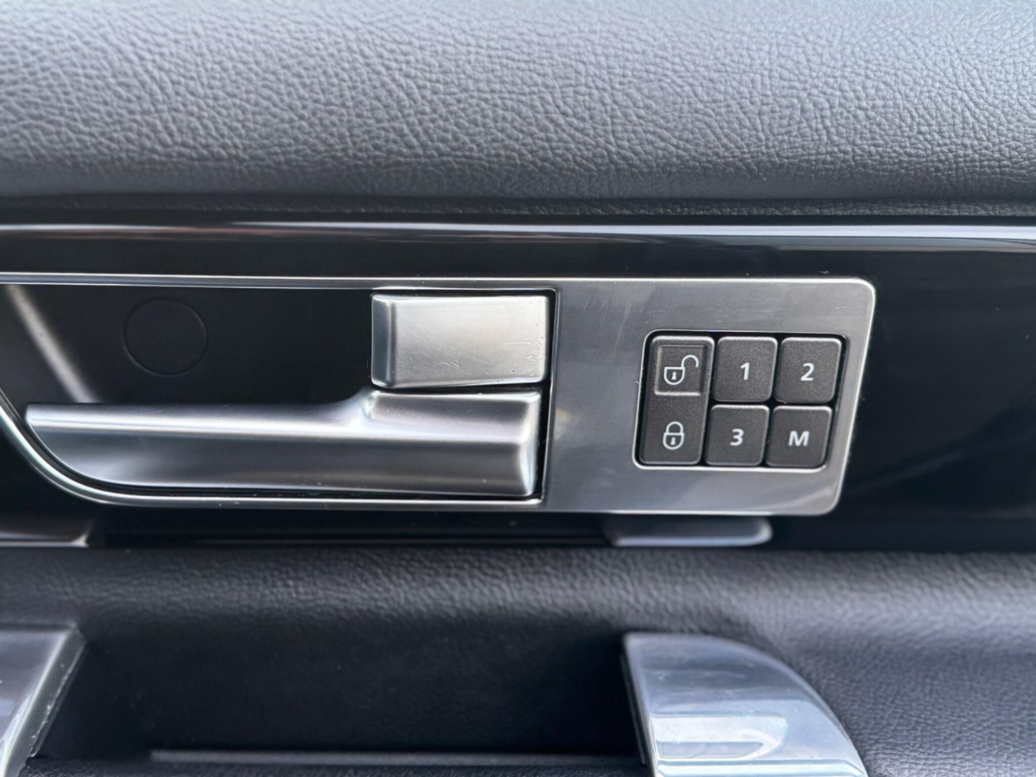 Land Rover Discovery 4