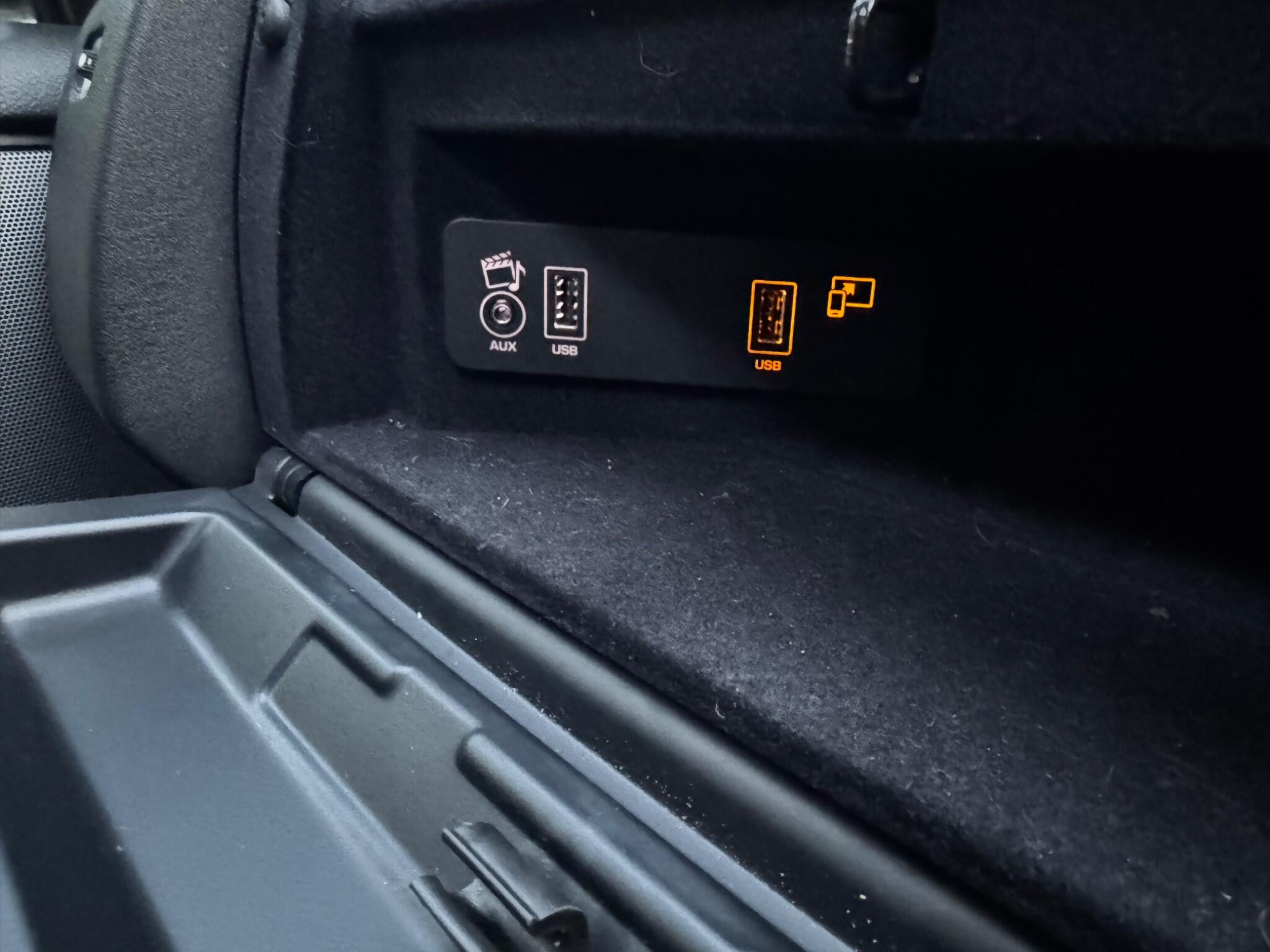 Land Rover Discovery 4