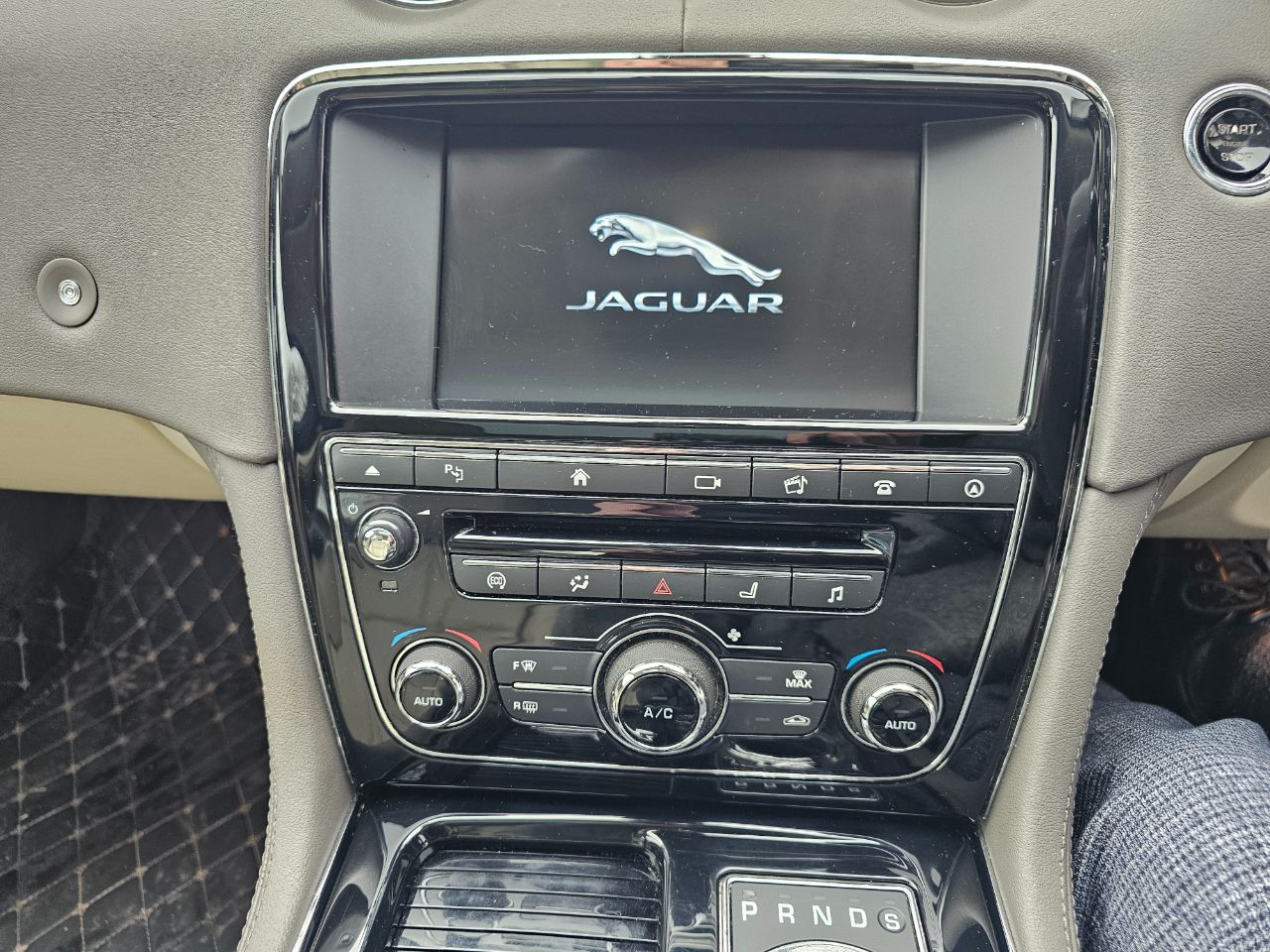 Jaguar Xj