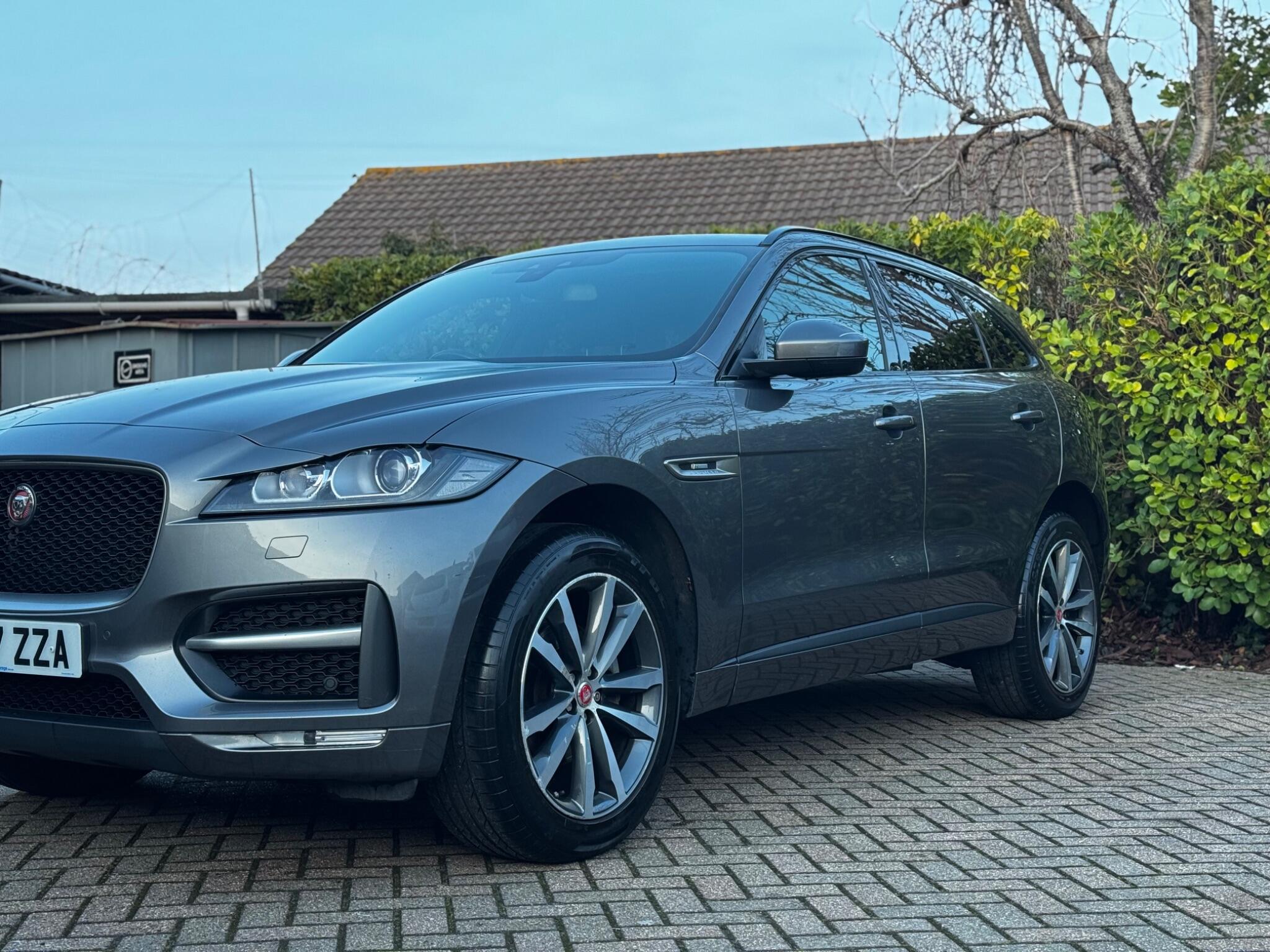Jaguar F-Pace