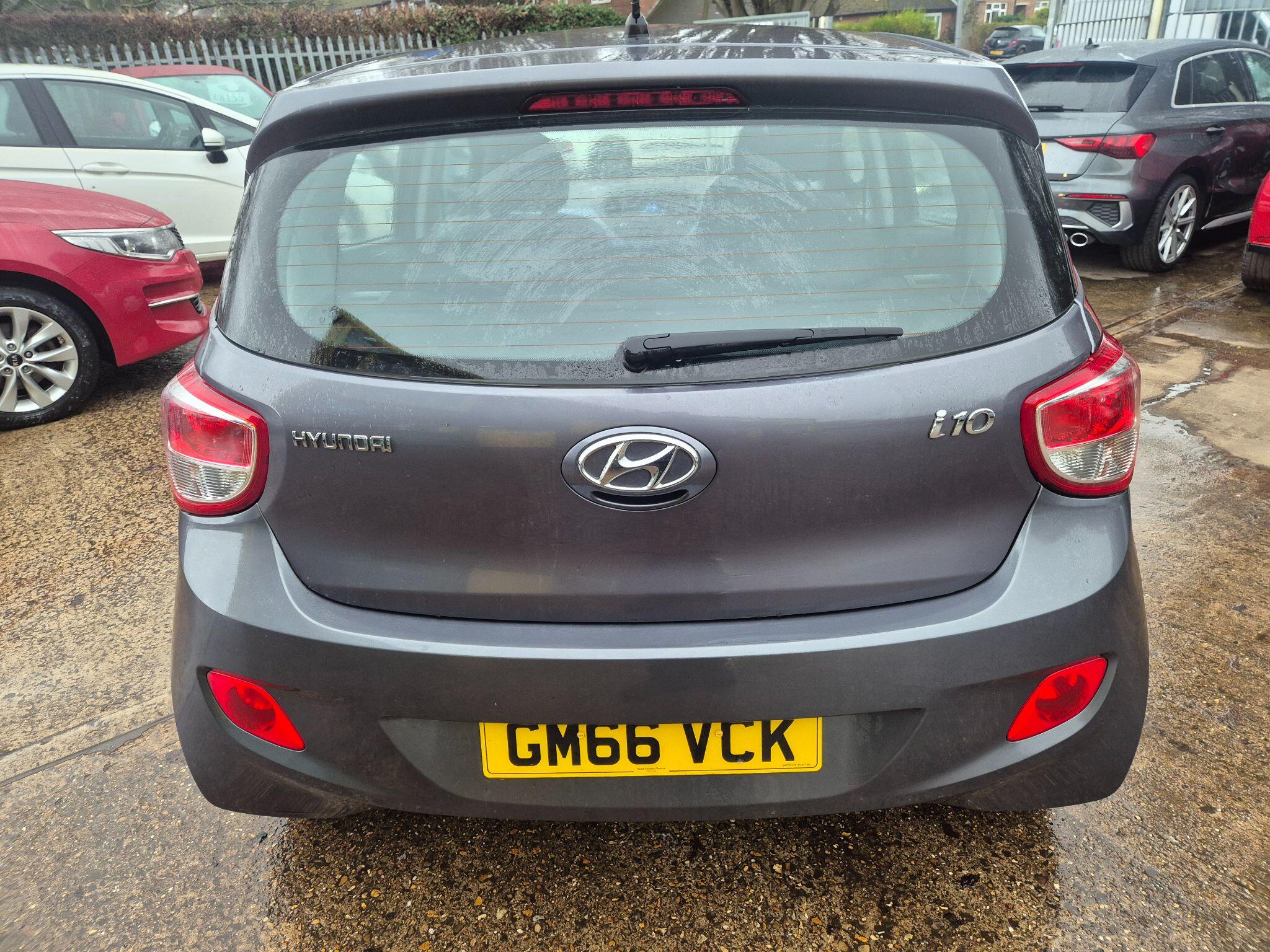Hyundai i10