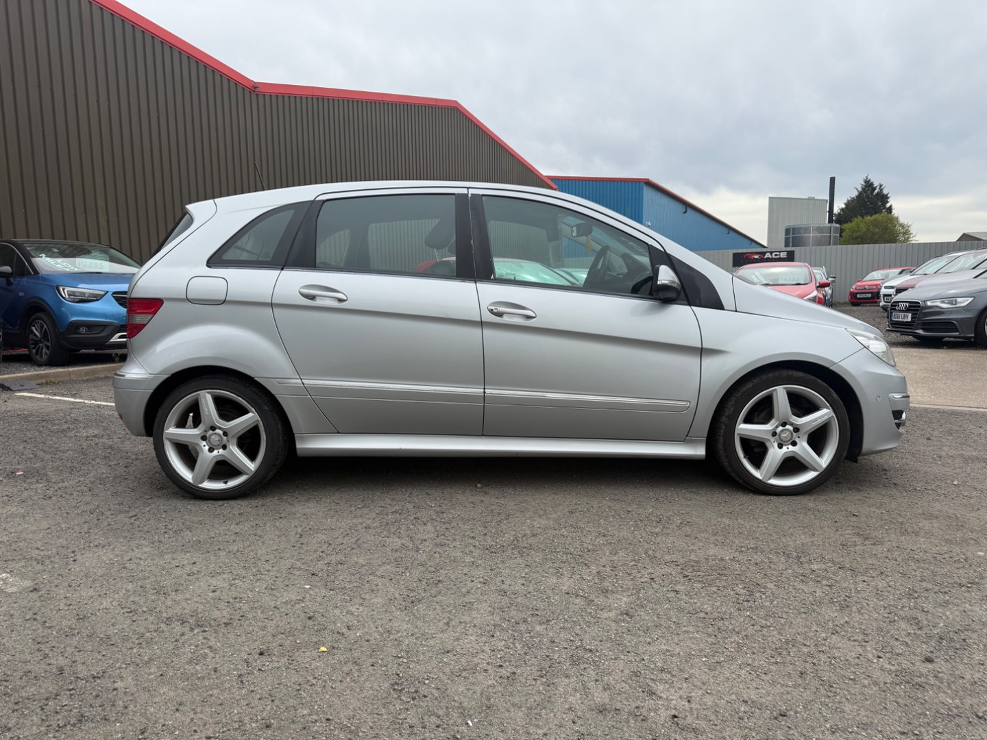 Mercedes-Benz B Class