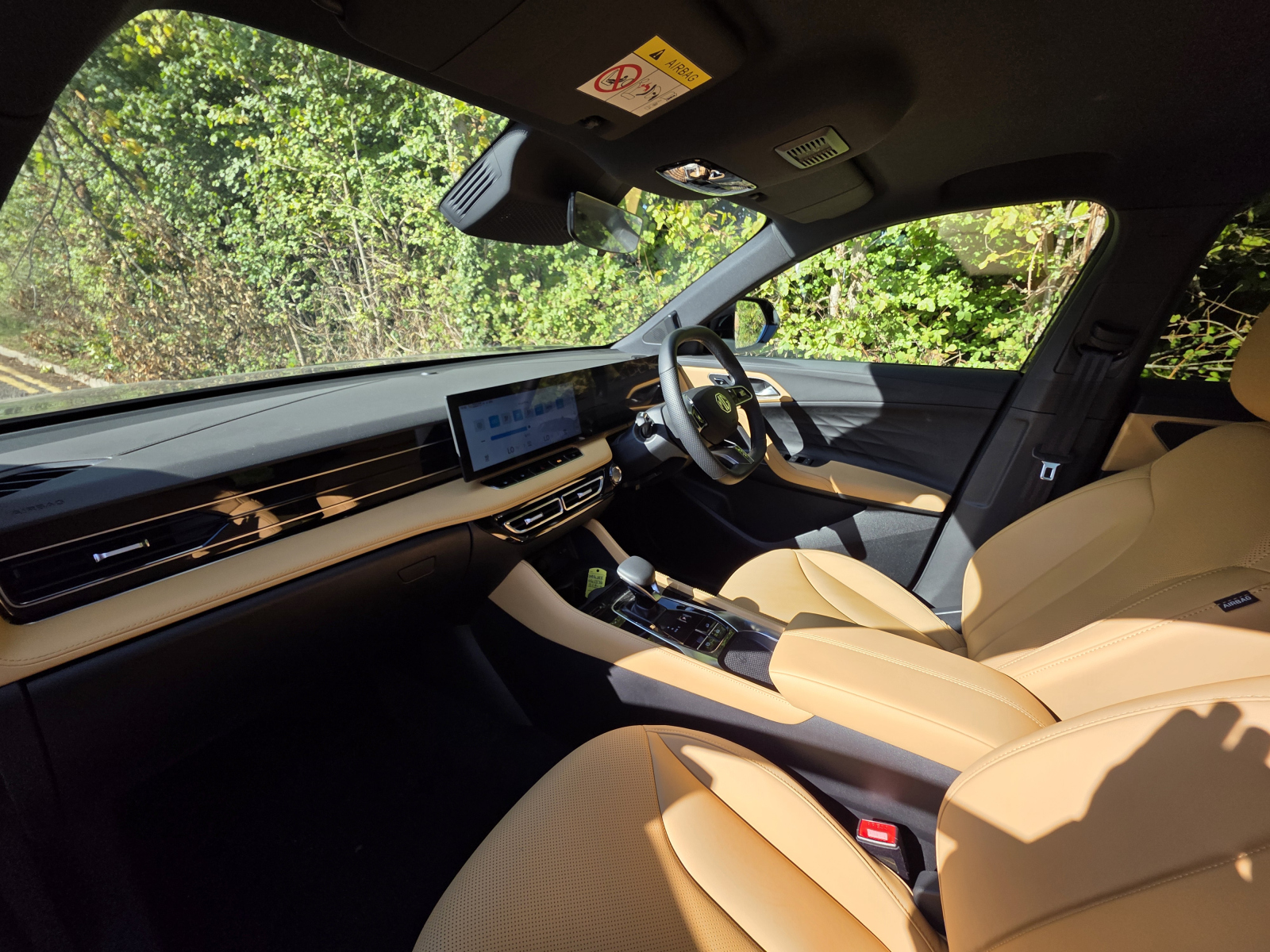 MG Motor UK HS