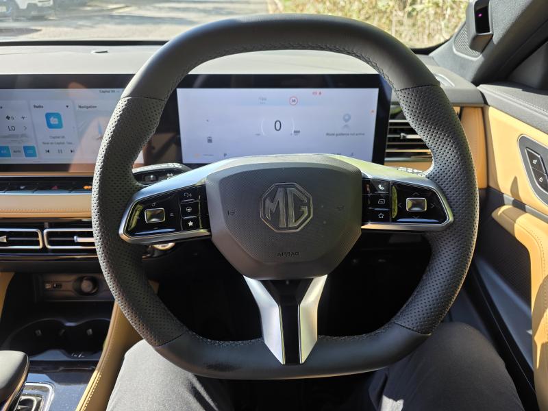MG Motor UK HS