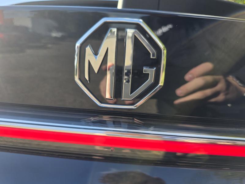 MG Motor UK HS