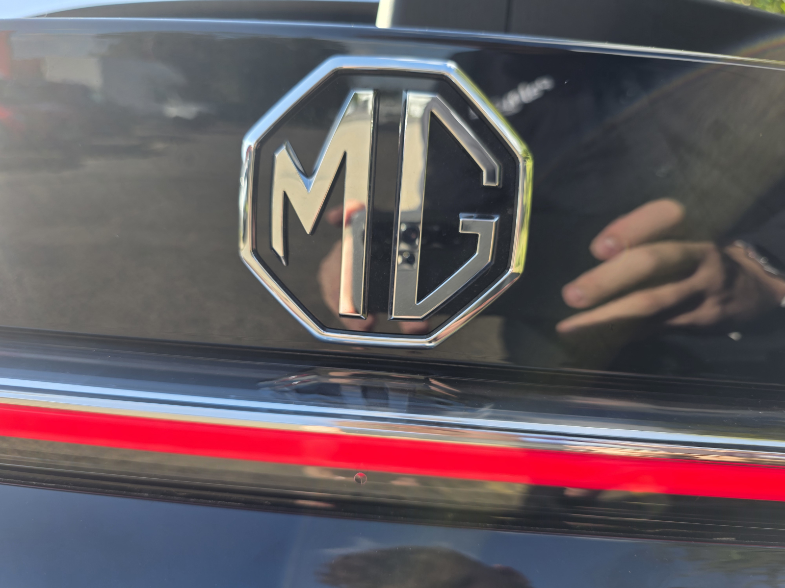 MG Motor UK HS