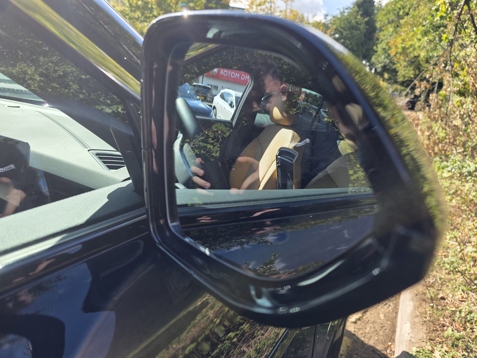 MG Motor UK HS