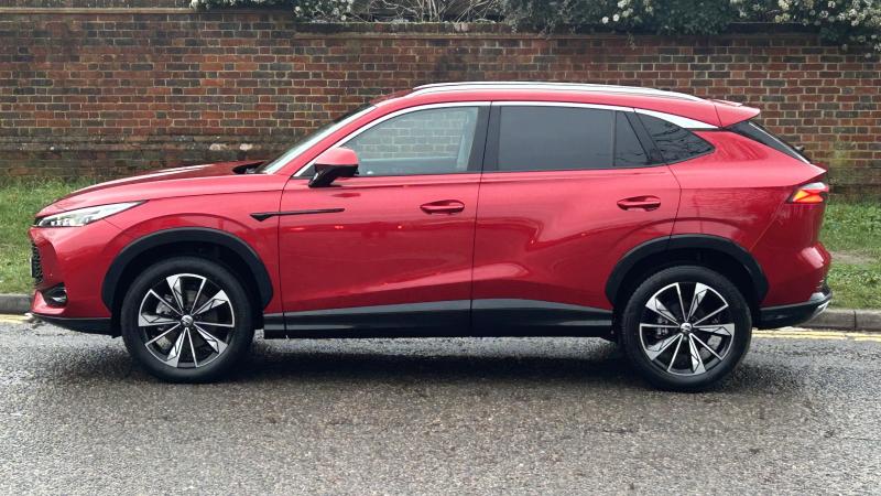 MG Motor UK HS