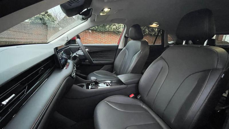 MG Motor UK HS