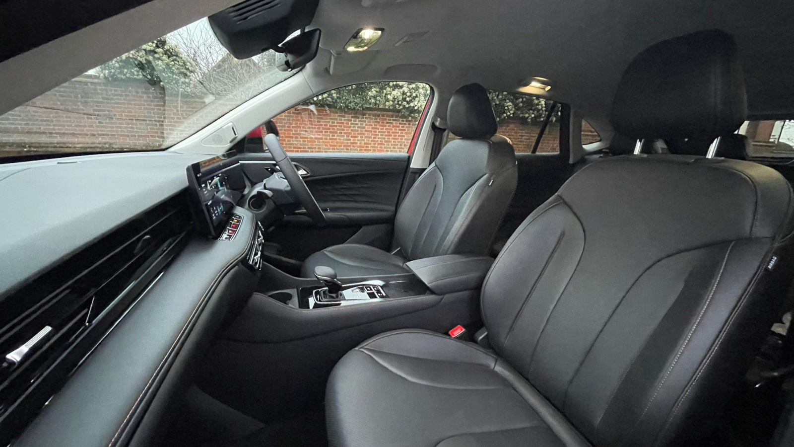 MG Motor UK HS