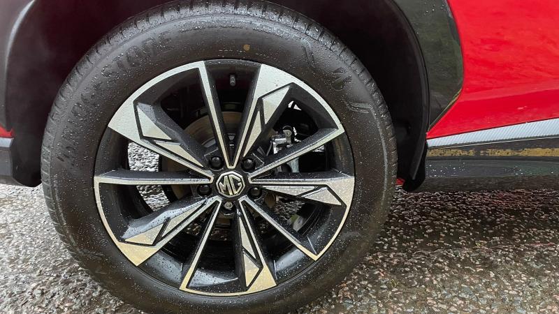 MG Motor UK HS