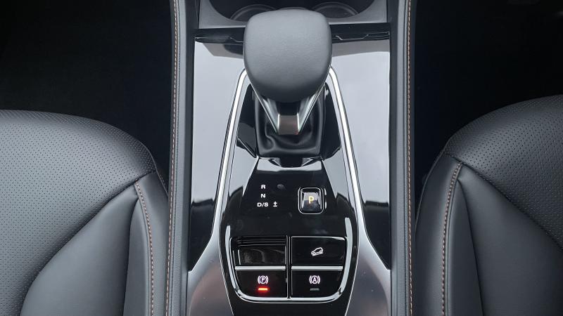 MG Motor UK HS