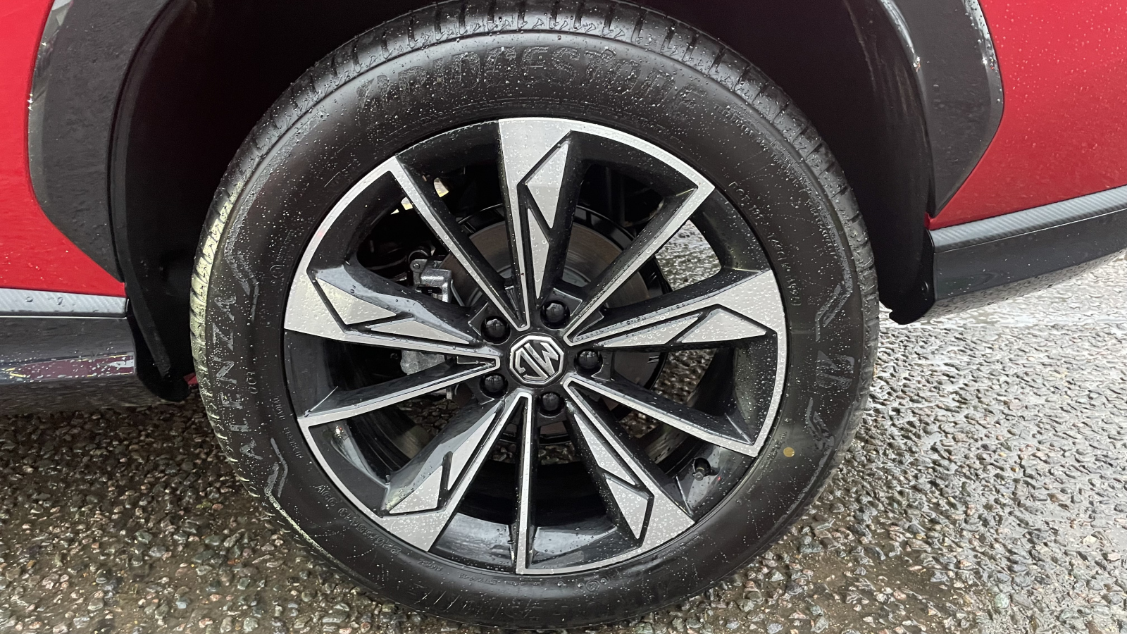 MG Motor UK HS