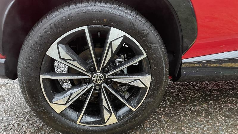MG Motor UK HS