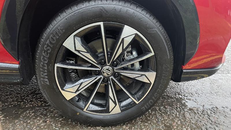 MG Motor UK HS