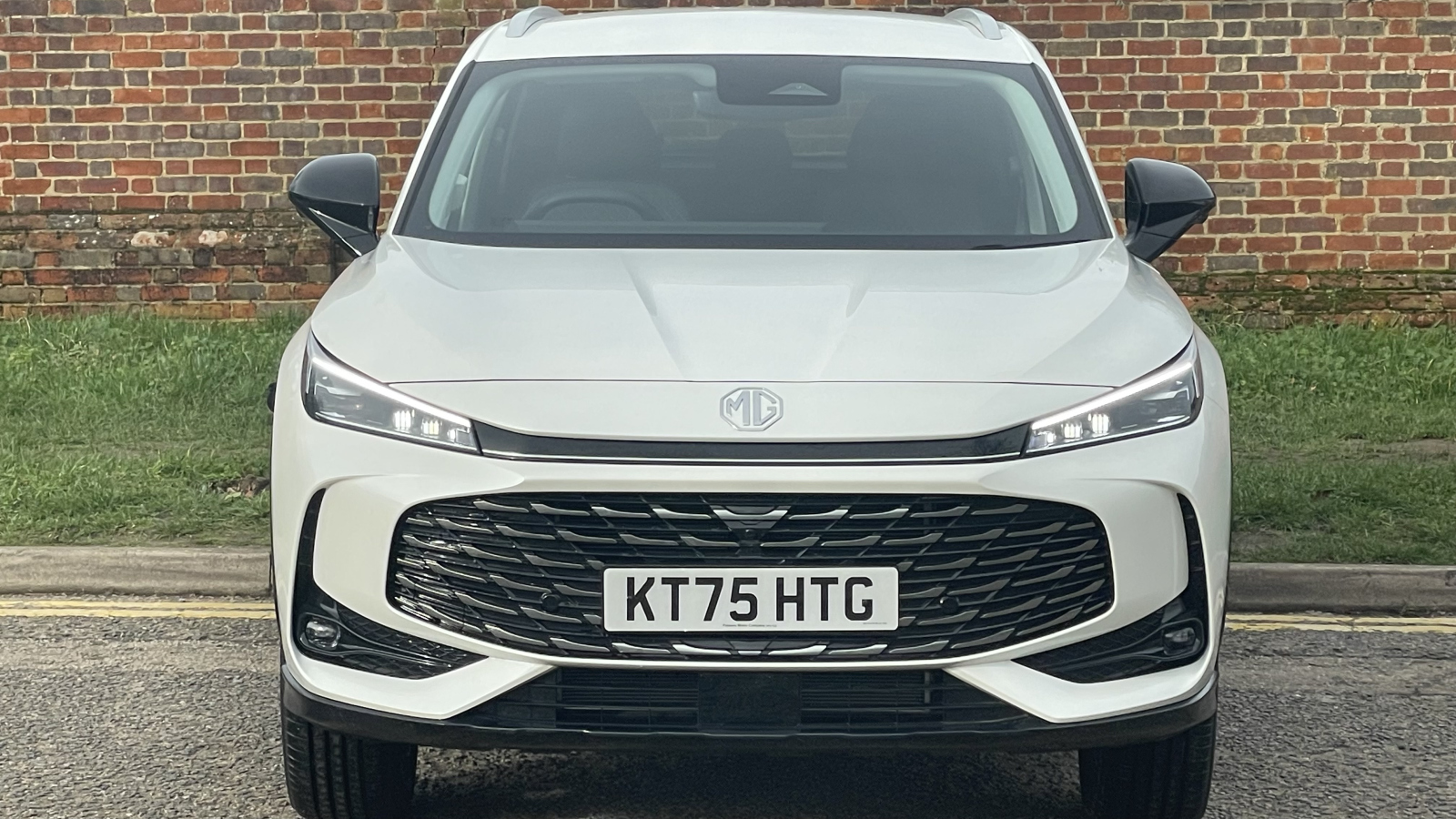 MG Motor UK HS