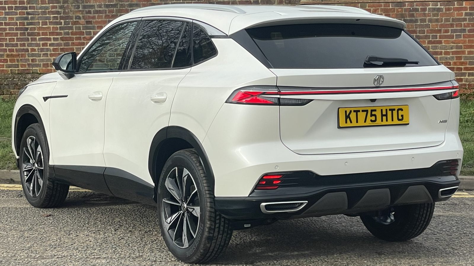 MG Motor UK HS