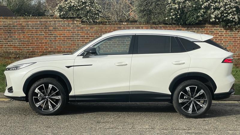 MG Motor UK HS
