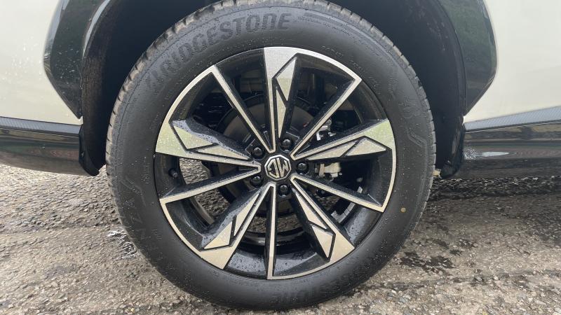 MG Motor UK HS