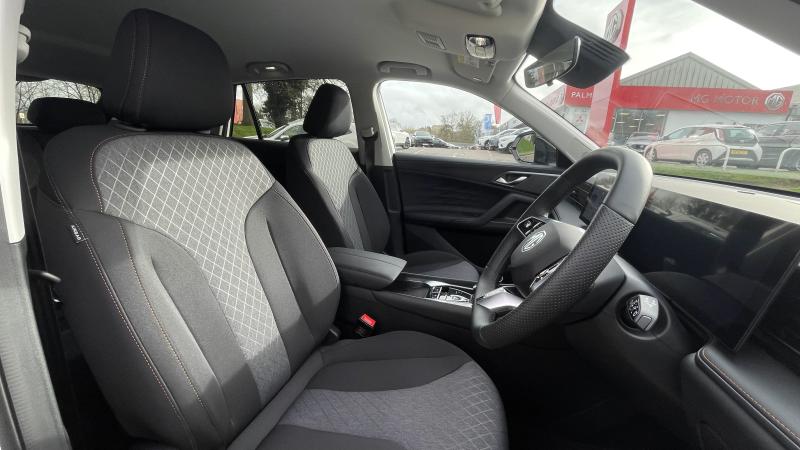 MG Motor UK HS