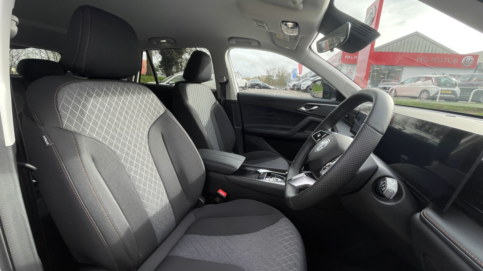 MG Motor UK HS