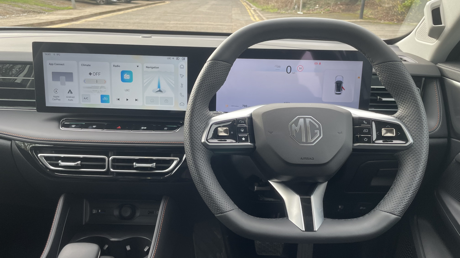MG Motor UK HS