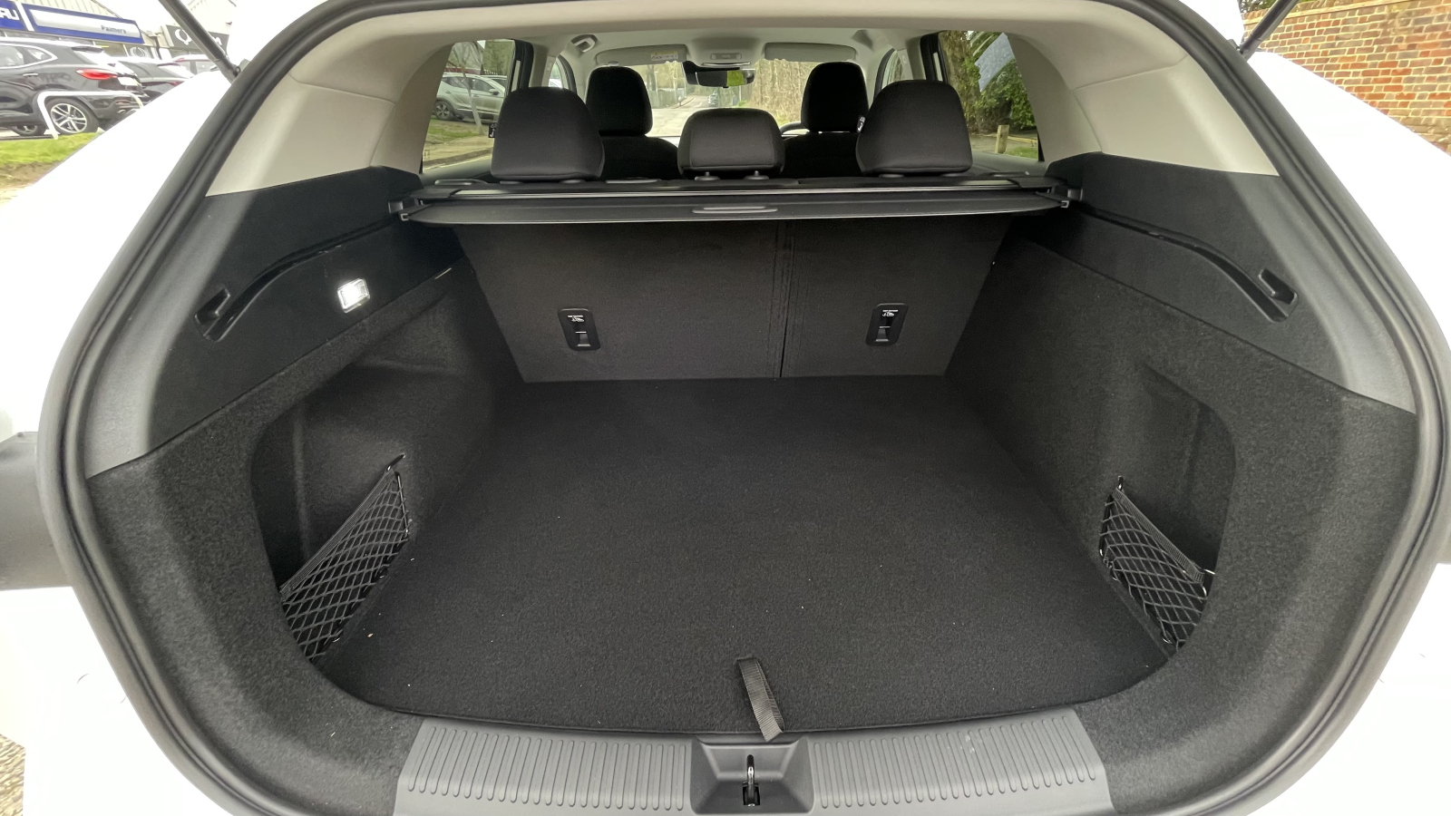 MG Motor UK HS