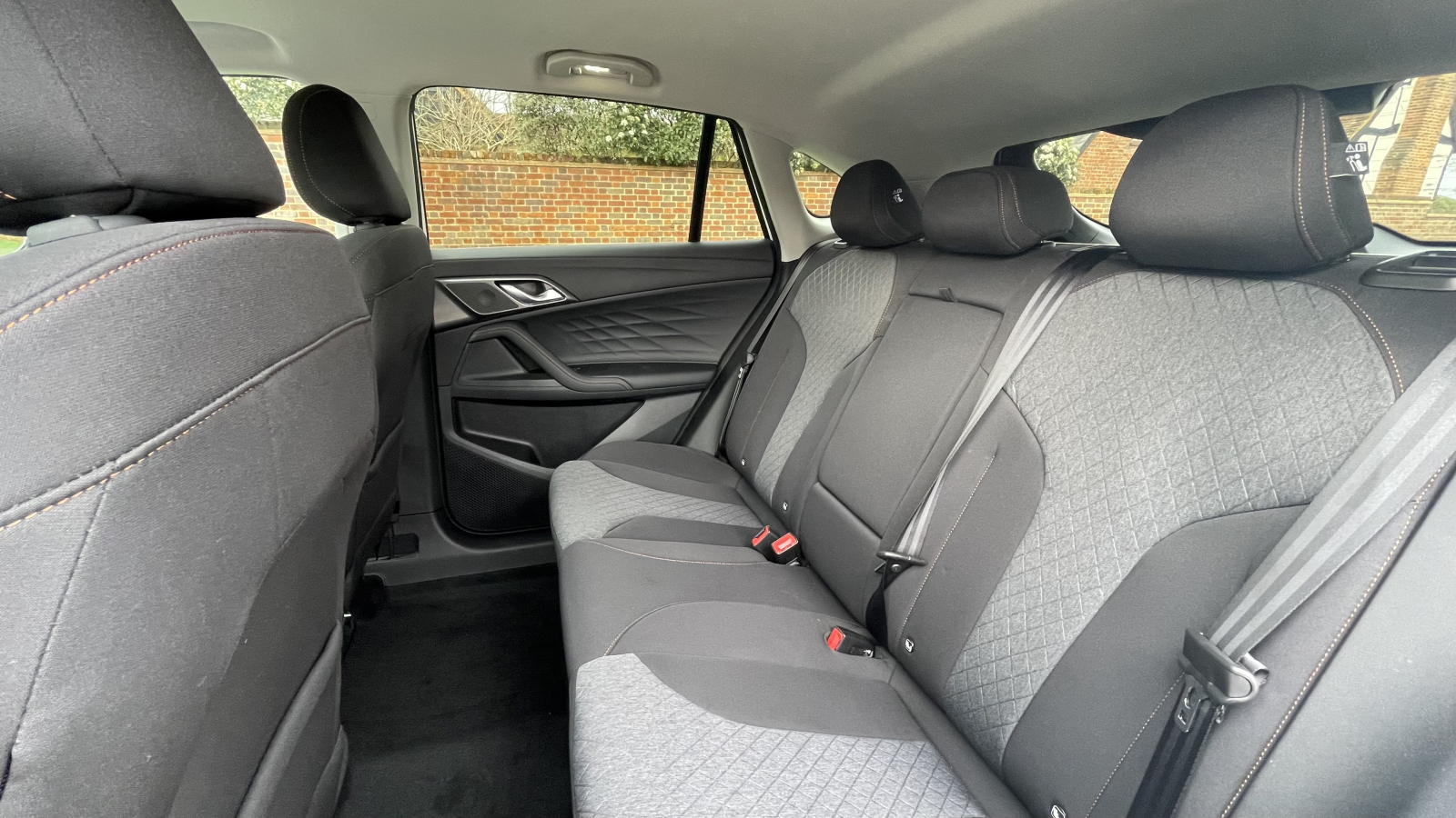 MG Motor UK HS