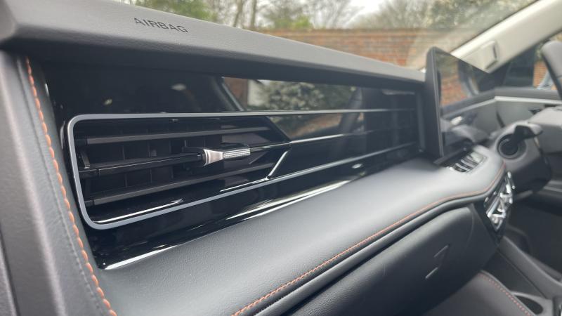 MG Motor UK HS