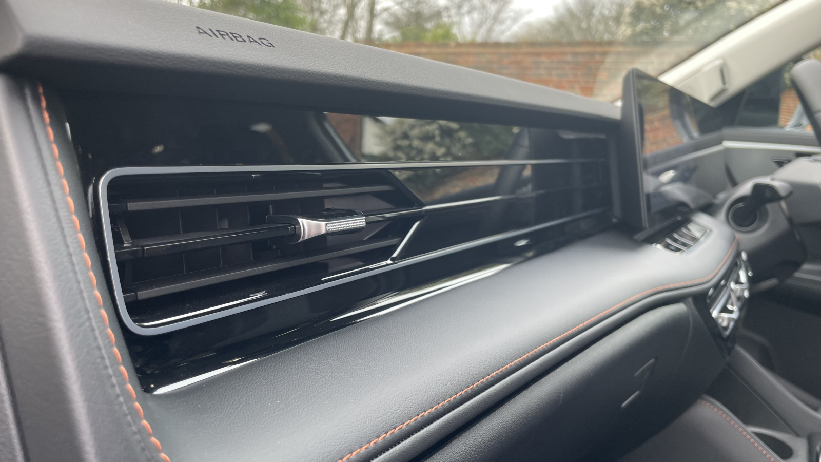 MG Motor UK HS