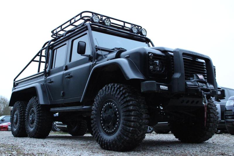Land Rover Defender 110