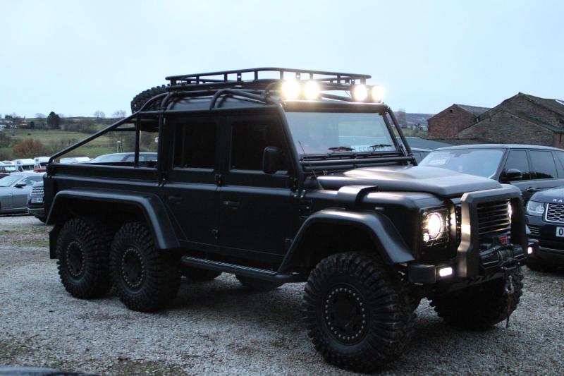 Land Rover Defender 110
