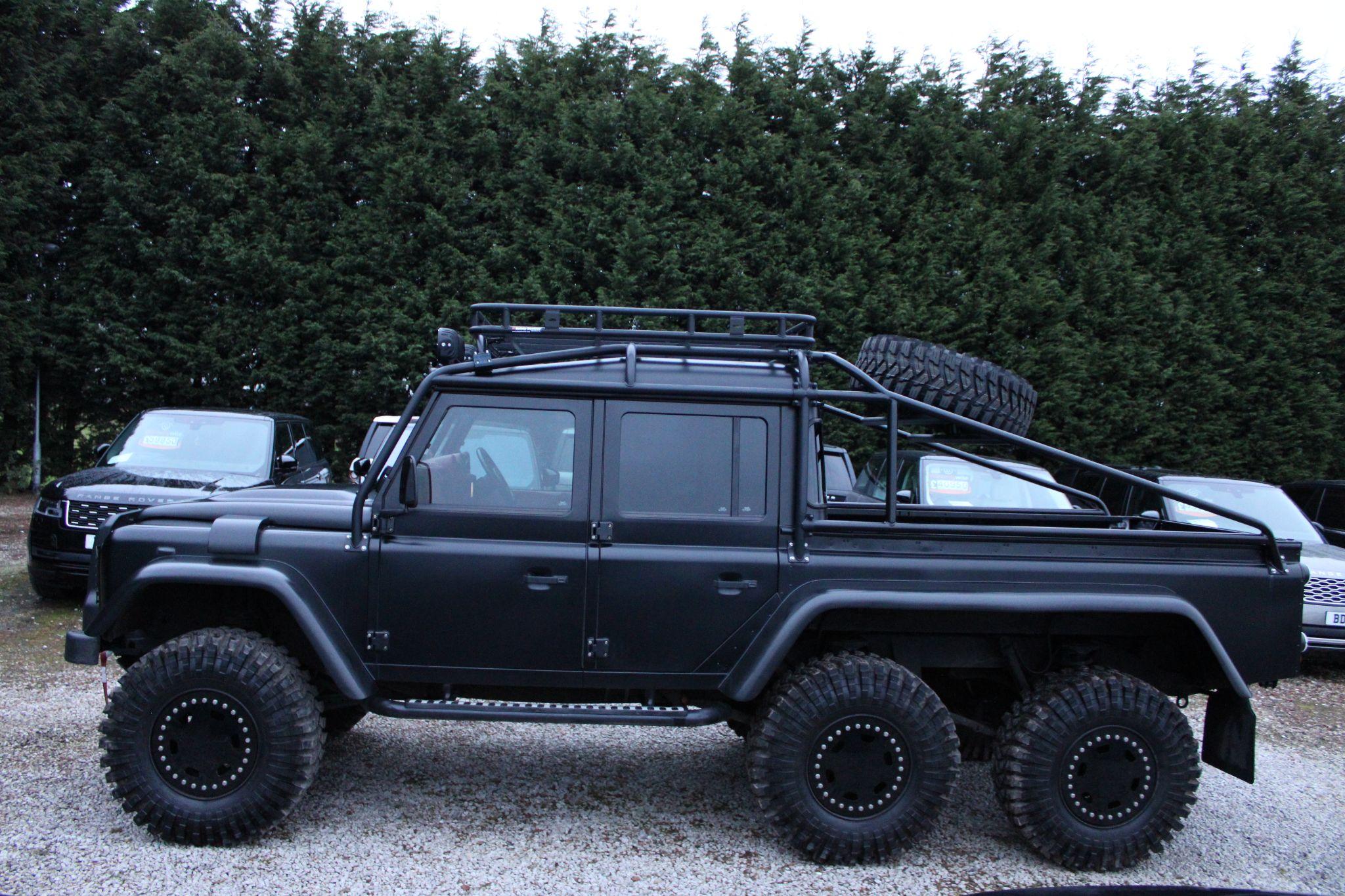 Land Rover Defender 110