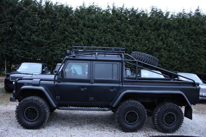 Land Rover Defender 110
