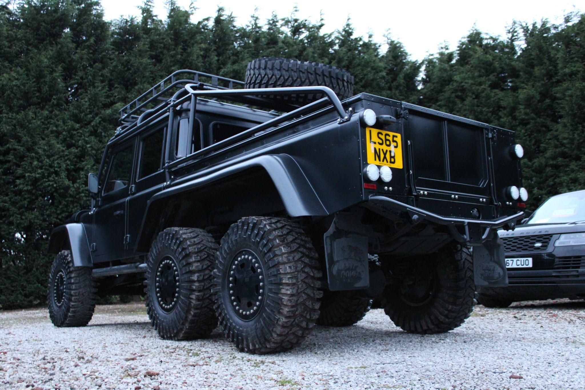 Land Rover Defender 110