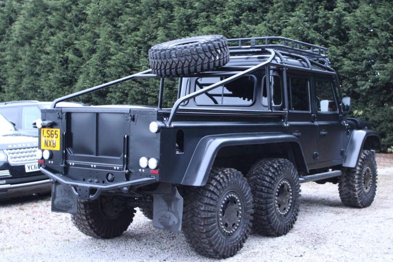 Land Rover Defender 110