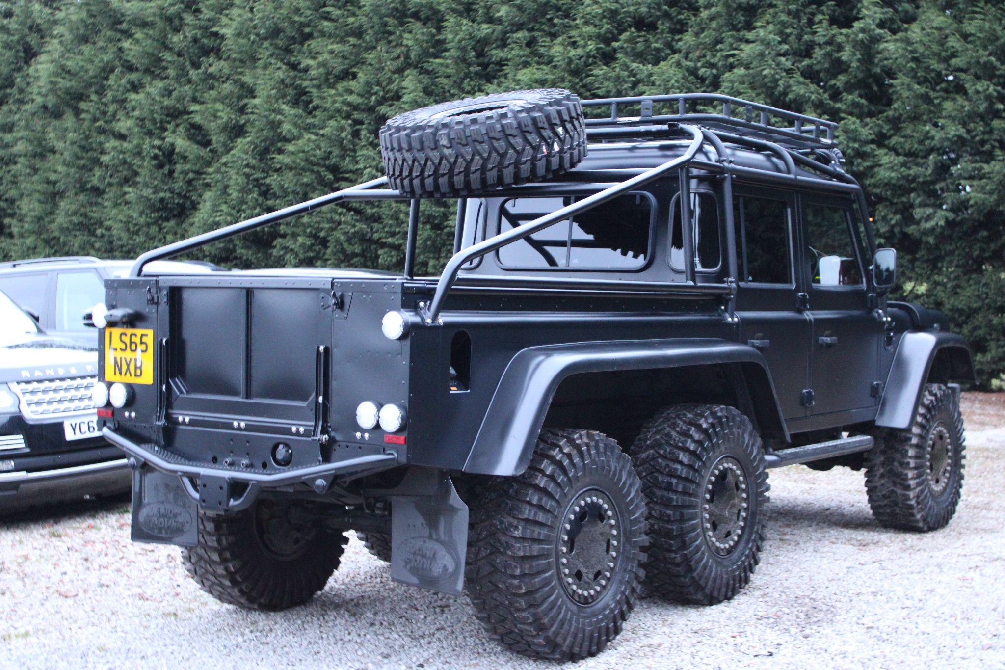 Land Rover Defender 110