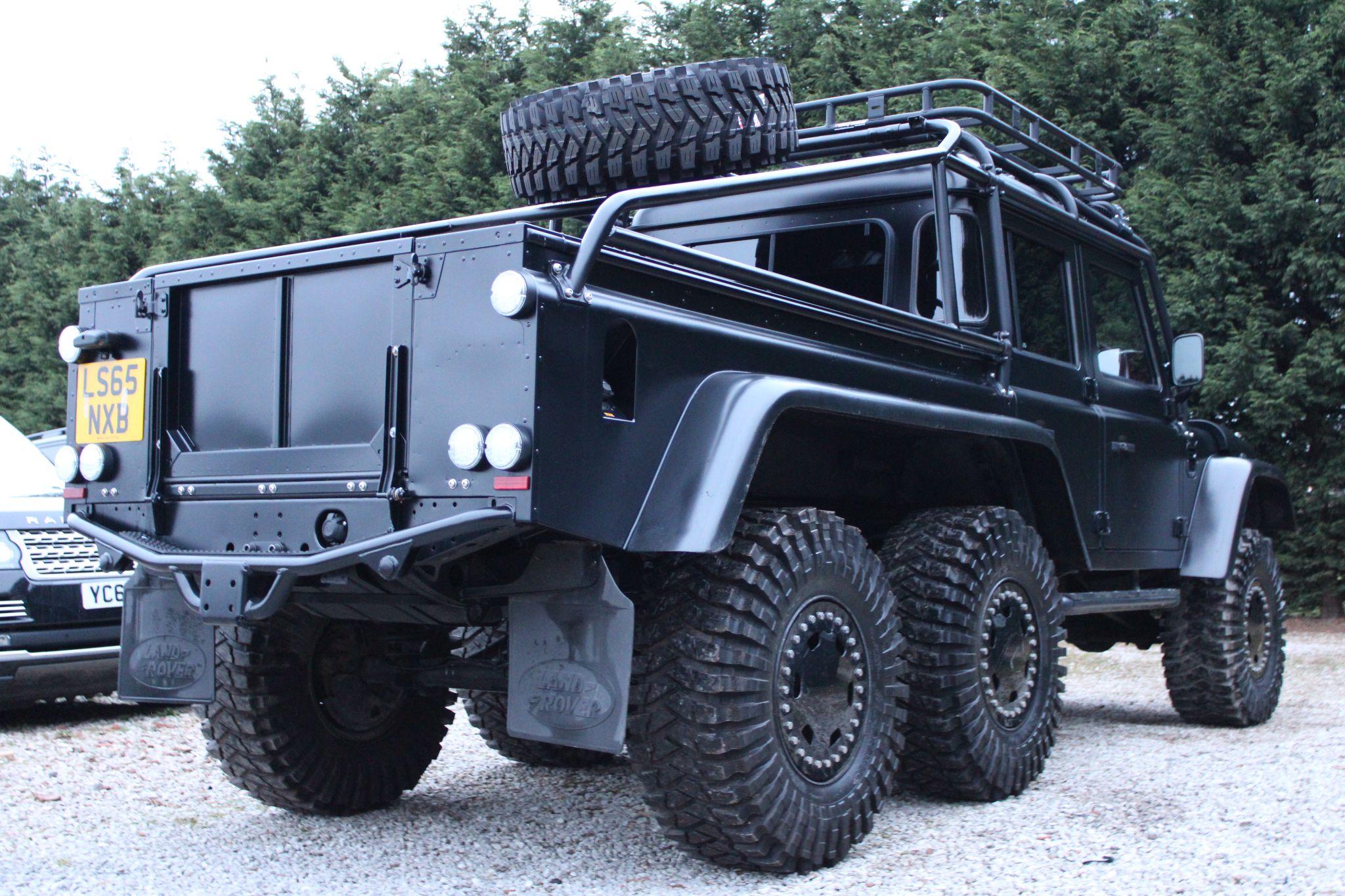 Land Rover Defender 110
