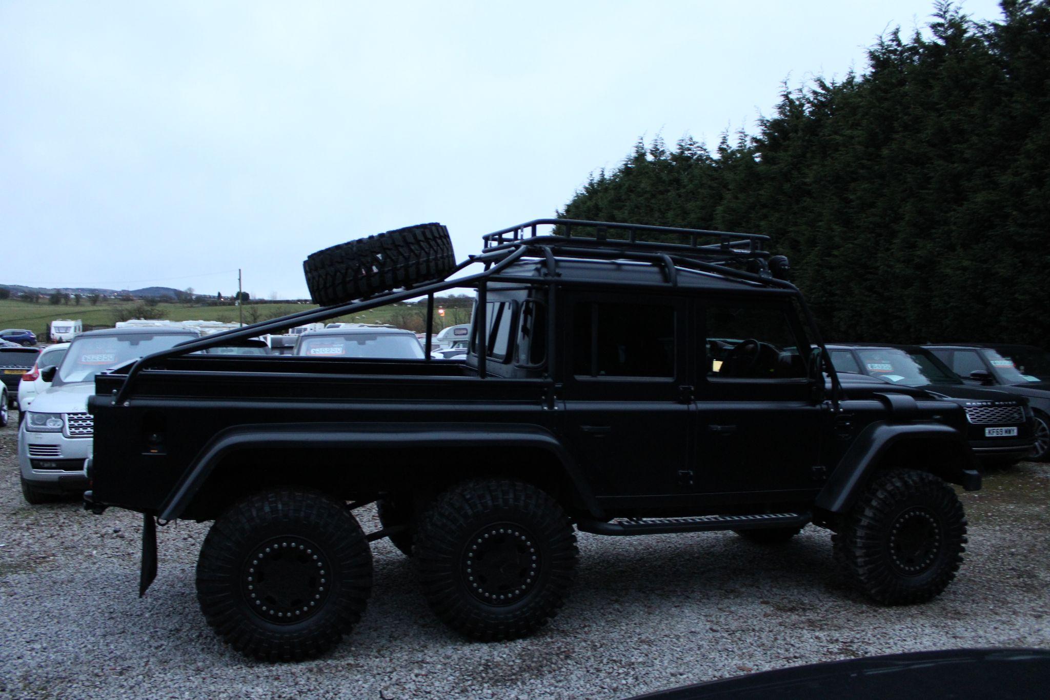 Land Rover Defender 110