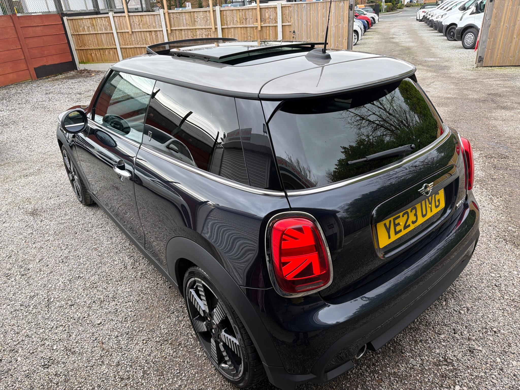 Mini Hatch