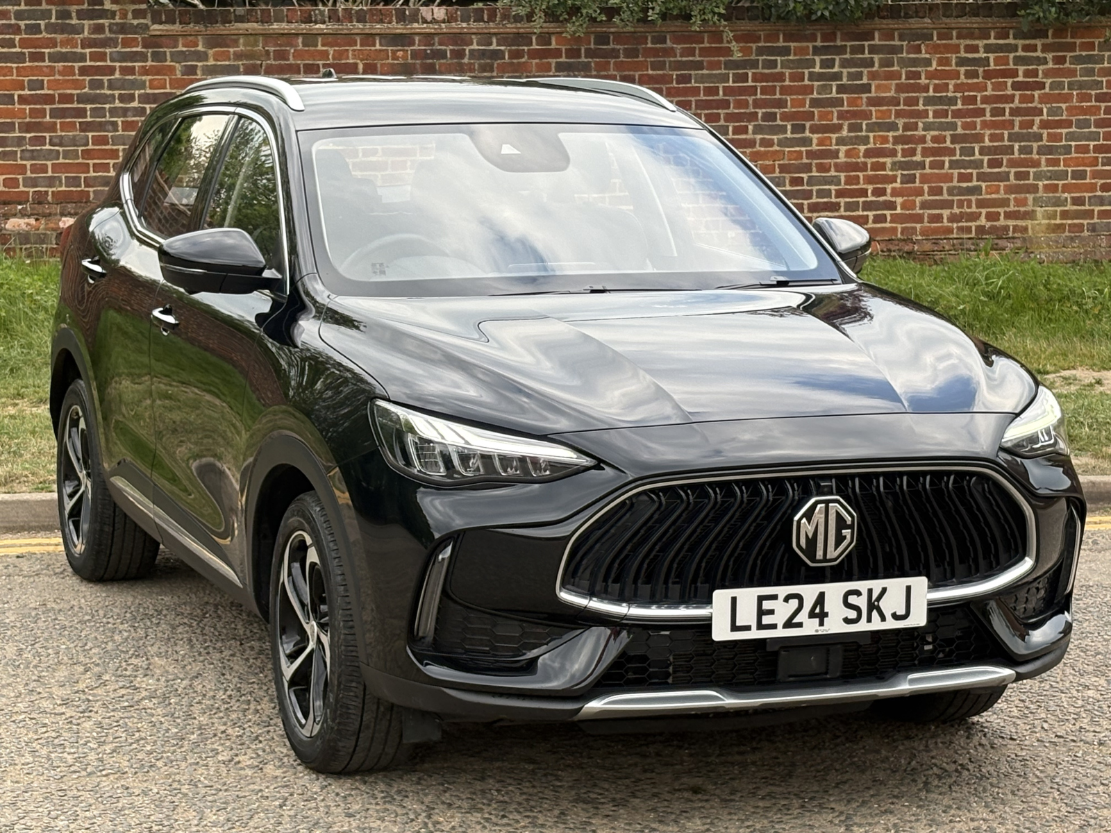 MG Motor UK HS