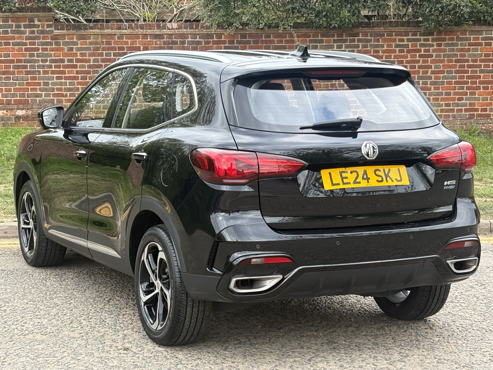 MG Motor UK HS