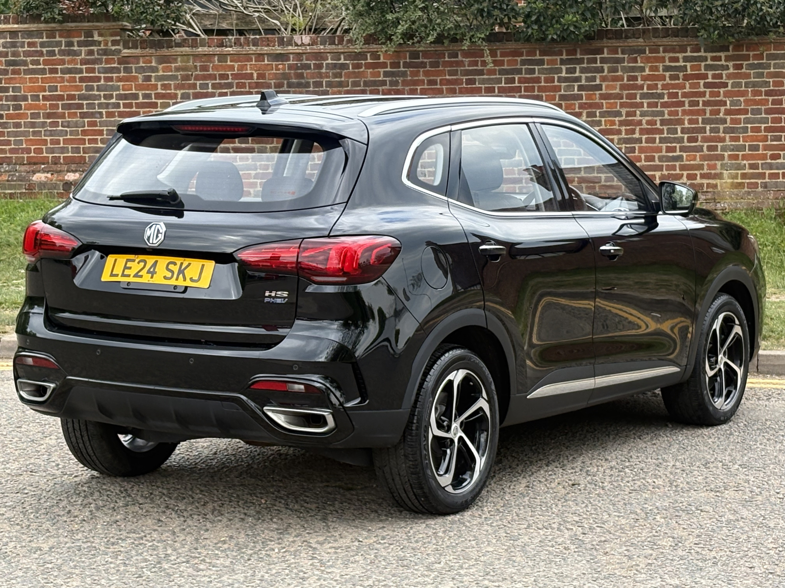 MG Motor UK HS