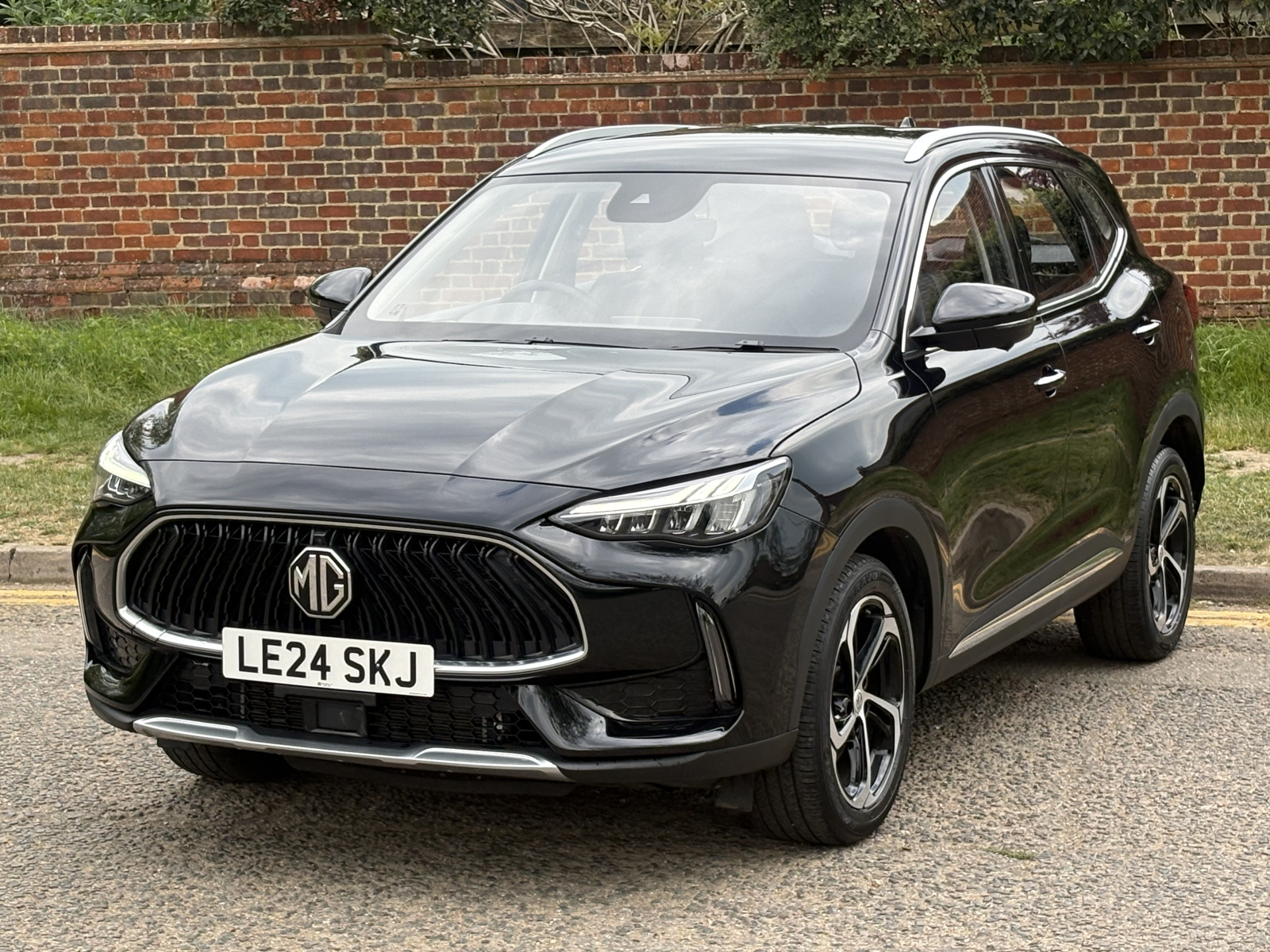 MG Motor UK HS