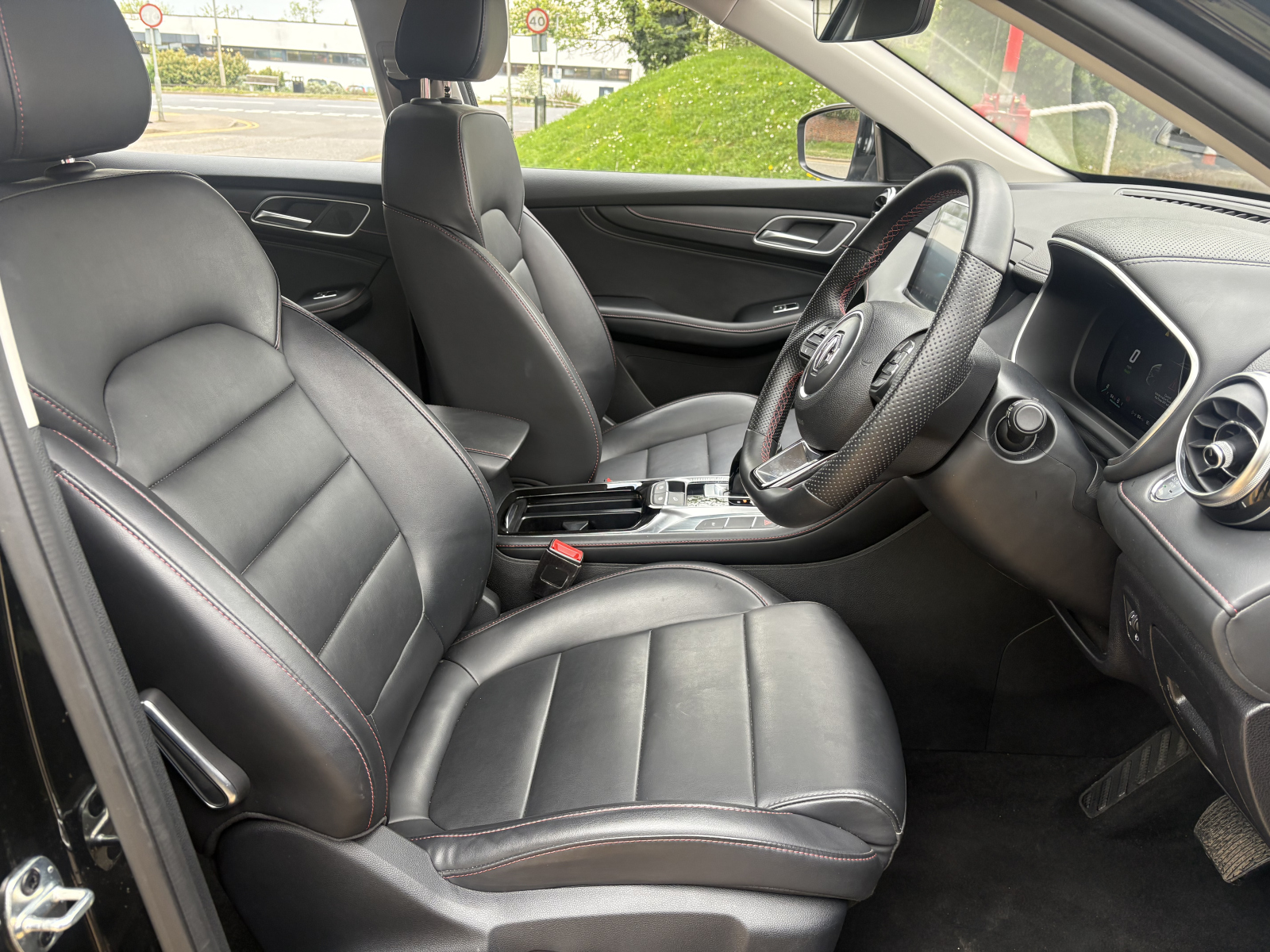 MG Motor UK HS